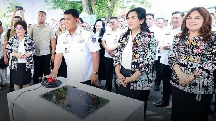 Gubernur Yulius Resmikan Galeri Dekranasda, Produk Sulut Go Global