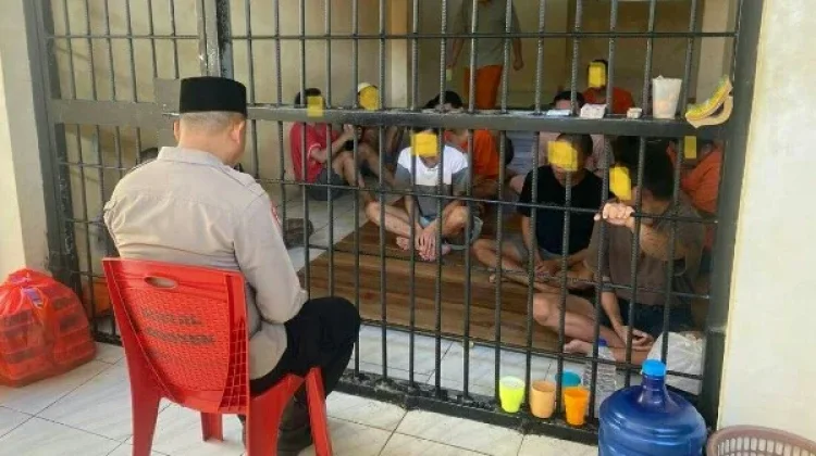 Sentuhan Rohani di Balik Jeruji: Polres Kotamobagu Gelar Binrohtal bagi Tahanan