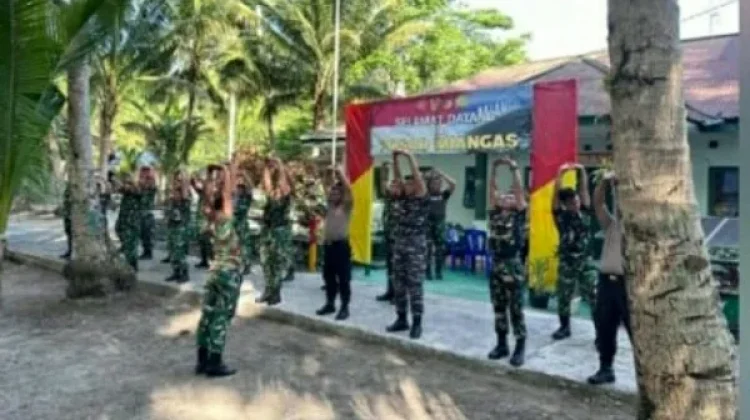 TNI-Polri Gelar Olahraga Bersama di Pulau Miangas