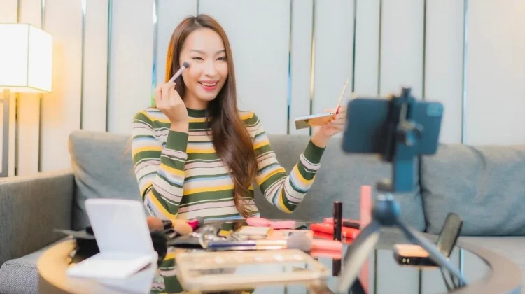 Standar Cantik Media Sosial Bisa Picu Gangguan Mental, Ini Penjelasan Psikiater