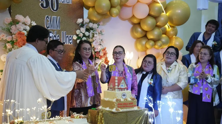 HUT Emas GMIM Sola Fide Uner Dirayakan Khidmat, Buku Sejarah Edisi III Diluncurkan