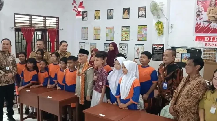 Wamendikdasmen Tinjau Pelaksanaan TKA di Manado