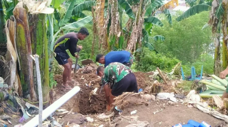 TNI Bangun Fasilitas Sanitasi di Watuliney, Warga Sambut Antusias