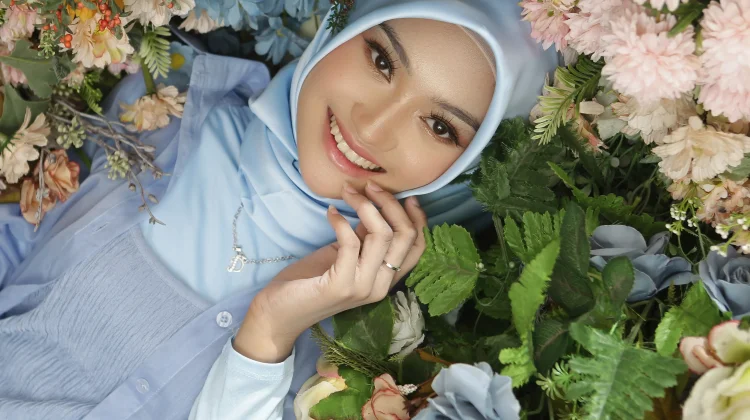 Dinalia Sapa Pendengar Lewat Single Perdana bertajuk "Aduh Kamu"