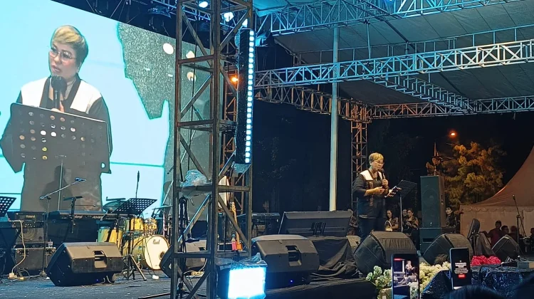 Hari Ketiga KKR Mujizat  Kesembuhan Hadirkan Ps Debby Basjir