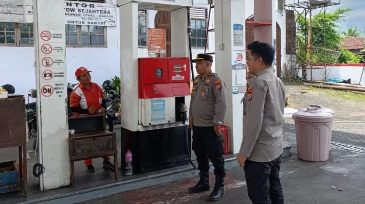 Polsek Wanea Tertibkan Antrean Solar di SPBU, Lalu Lintas Kondusif