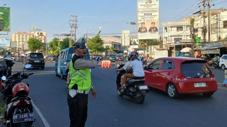 Polsek Malalayang Gelar Pos Cakalang Sore, Arus Lalu Lintas Terpantau Lancar