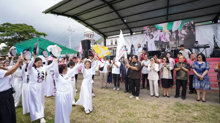 Bupati Minahasa Lepas Pawai Jemaat GSJA Usai Ibadah Paskah di Langowan