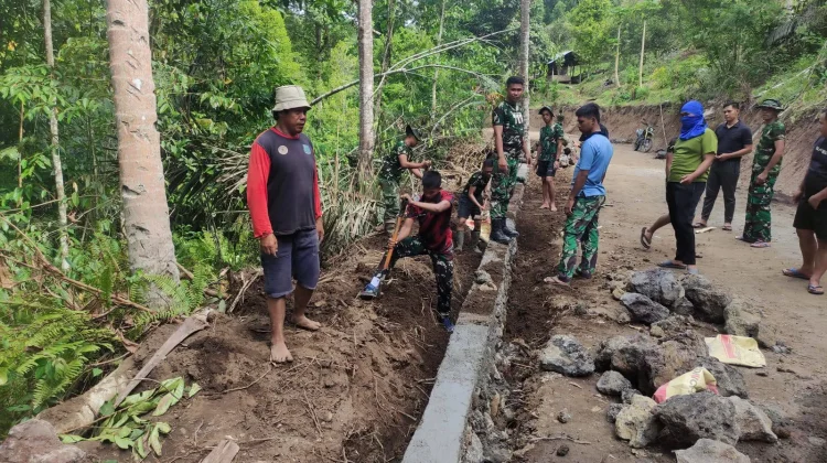 Satgas TMMD ke-128 Kodim 1302/Minahasa Percepat Pembangunan Talud di Watuliney