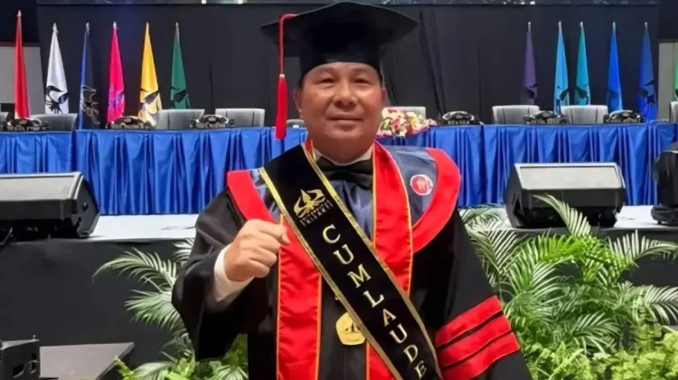 Kapolda Sulut Roycke Langie Raih Gelar Doktor Cumlaude