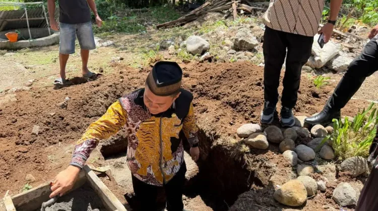 Prosesi Peletakan Batu Pertama Pembangunan RKB MIS Assa'adah Tahap II