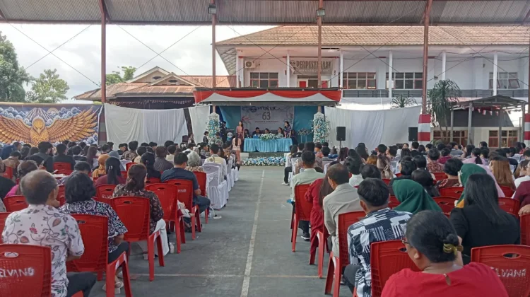 Kadis Dikda Sulut di Penamatan SMAN 2 Manado: Jangan Berhenti Belajar