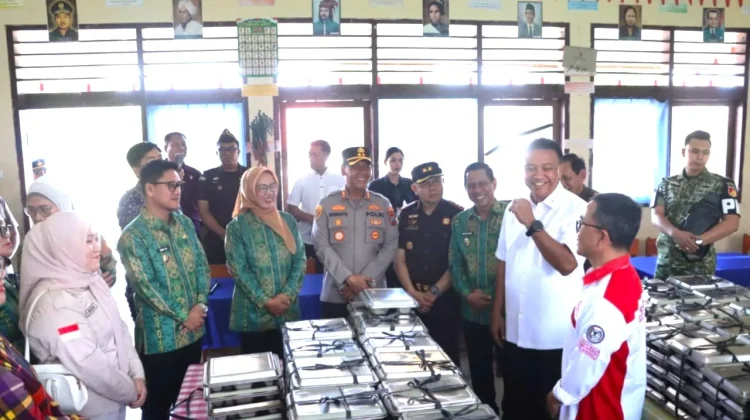 Kapolres Kotamobagu, Kajati Sulut dan Forkopimda Tinjau Program MBG di SMPN 5