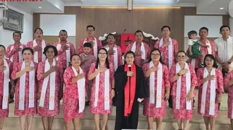 Ibadah Minggu Bersama Bupati di GMIM Petra Sawangan