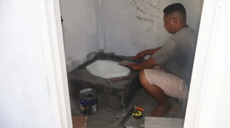 Satgas TMMD Kodim 1302/Minahasa Fokus Selesaikan MCK di Tababo Induk