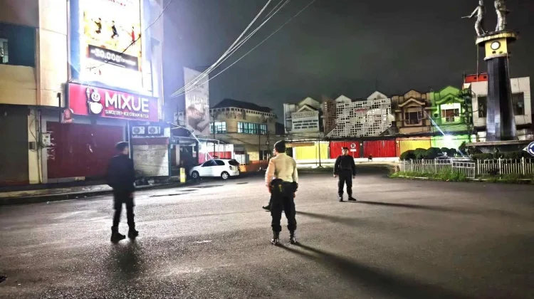 Jaga Wilayah Tetap Kondusif, Polres Kotamobagu Lakukan Patroli hingga Dini Hari