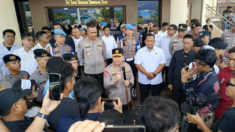Mapolda Sulut di Kepung Ratusan Wartawan, Desak Usut Tuntas Kekerasan Wartawan