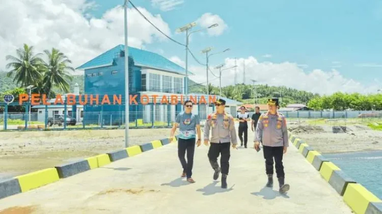 Cegah Peredaran Barang Ilegal, Kapolres Boltim Sidak Pelabuhan Kotabunan