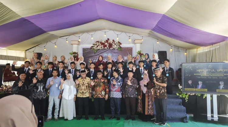 Kakanwil Kemenag Sulut Lepas 29 Lulusan MAKN Bolmong menuju Generasi Emas