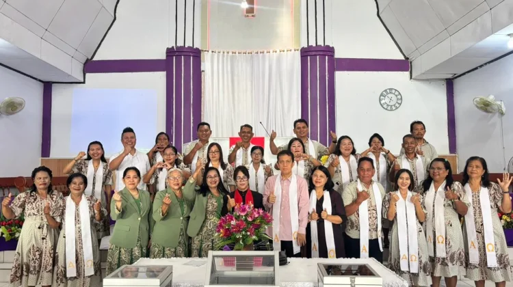Ibadah Kenaikan Yesus Kristus di GMIM Petra Poopoh Berlangsung Khidmat