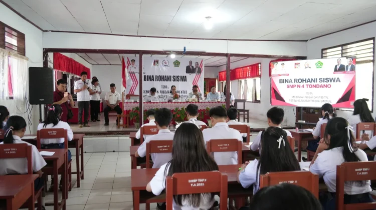Wabup Vanda Sarundajang Edukasi Toleransi dan Kebangsaan di SMP Negeri 4 Tondano