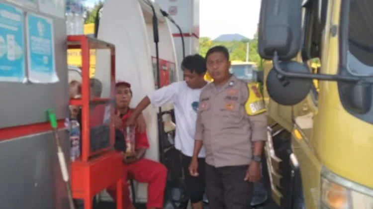 Polsek Pineleng Awasi Distribusi BBM di SPBU Tateli, Cegah Tangki Modifikasi