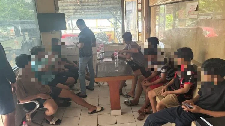 Aksi Pencurian Sandal dan Sepatu oleh Sekelompok Anak di Bawah Umur