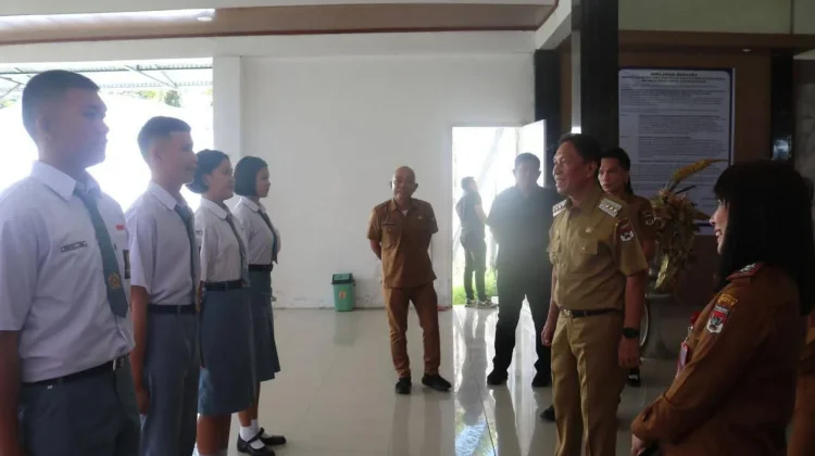 Utusan Paskibraka Minsel Dilepas Bupati Wongkar