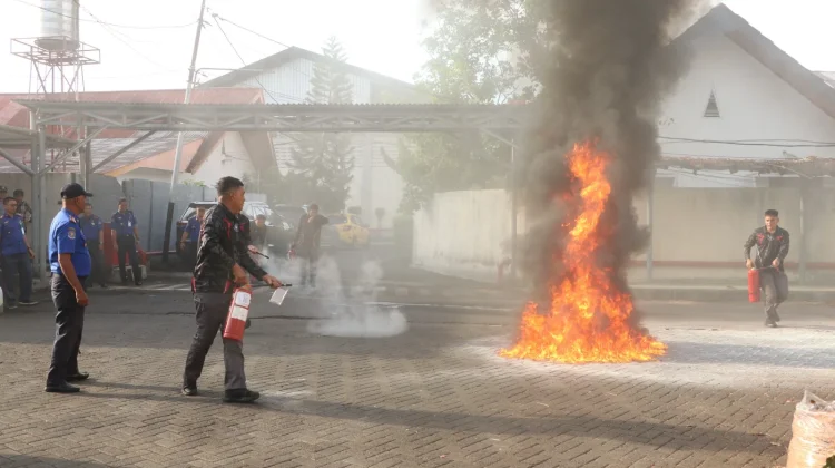 PLN UID Suluttenggo Gelar Sosialisasi dan Simualsi Tanggap Darurat