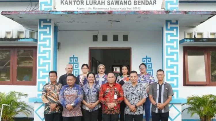 Perkuat Akses Layanan Hukum, Kakanwil Kemenkum Sulut Tinjau Posbankum di Sangihe