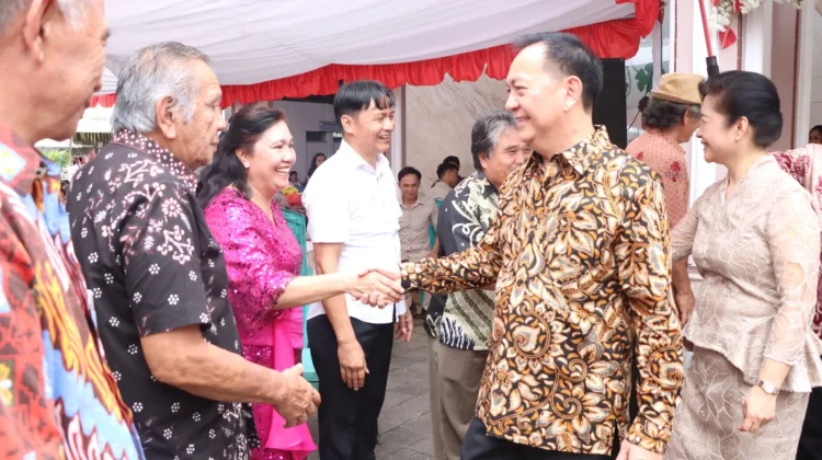Caroll Senduk Hadiri Syukuran HUT ke-44 GMIM Kakaskasen Maranatha