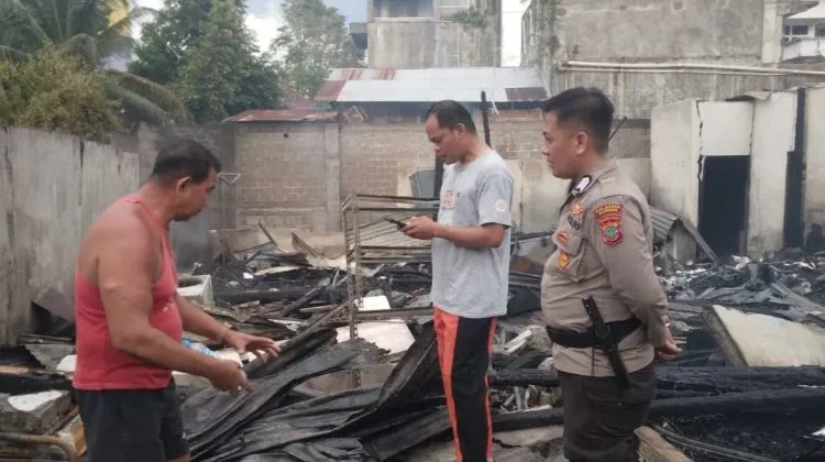 Polsek Sario Amankan TKP Kebakaran Dua Rumah di Sario Kotabaru