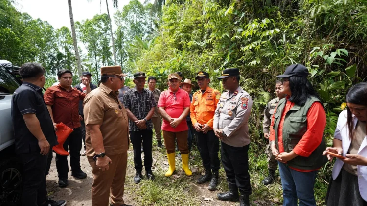 Duka dan Harapan di Posko Kayuuwi, Bupati Robby Pantau Langsung Pencarian Anak