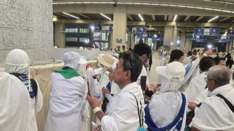 Jemaah Haji Sulut Kloter 5 Balikpapan Selesaikan Jumrah Hari Kedua