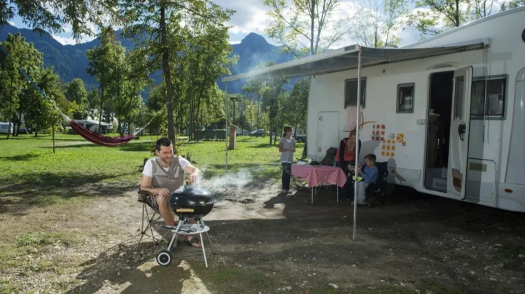 Beda dengan Camping Biasa, Intip Daya Tarik dan Tips Glamping