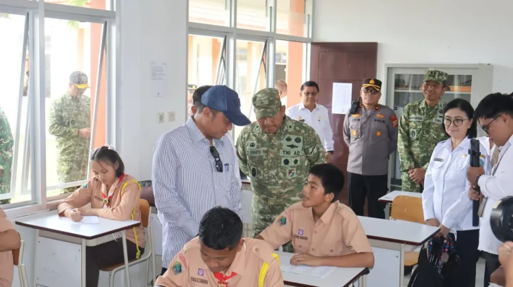 Menteri Sekretaris Negara Tinjau Sekolah Rakyat SRMA 44 di Remboken
