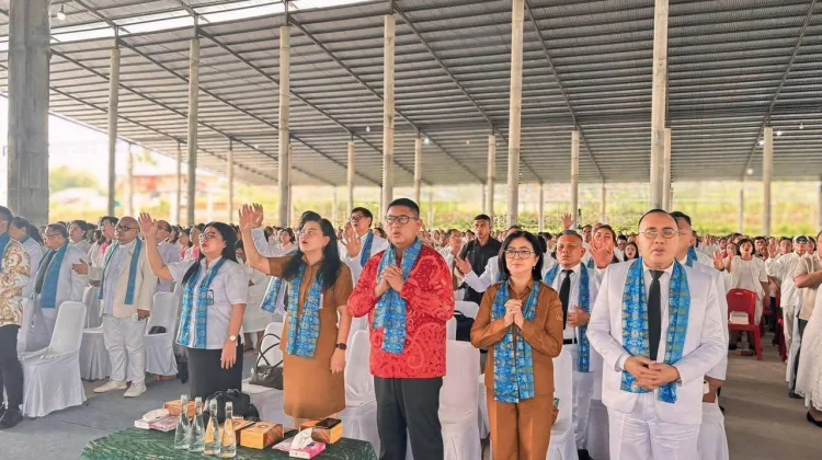 Wabup Kawaru Hadiri Ibadah Agung Hari Pantekosta