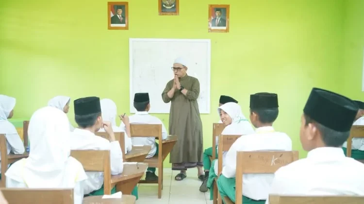 Bupati Boltara Tutup Ujian Akhir Perguruan MDA Al-Khairat di Bintauna