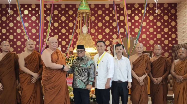 Hadiri Perayaan Waisak, Kakanwil: Tebarkan Pesan Damai Antarumat Beragama