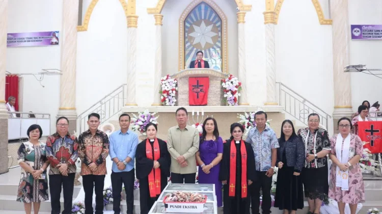 Bupati Wongkar Ikuti Ibadah Minggu di Jemaat GMIM Betlehem Ranomea