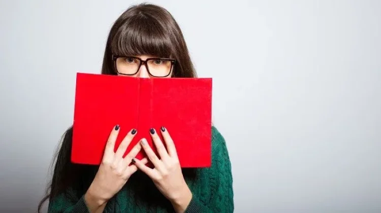 Perbedaan Introvert dan Pemalu