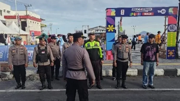 Pastikan Aman dan Lancar, Personel Polresta Manado Amankan Kegiatan Bola Gembira