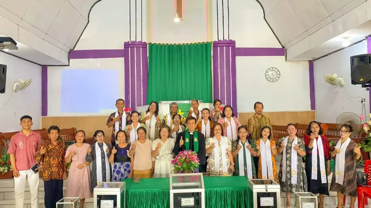 Ibadah Minggu GMIM Petra Poopoh Angkat Kasih Setia Tuhan