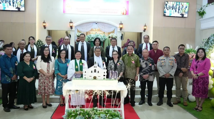 Wabup Vanda Hadiri Syukur HUT ke-120 Jemaat GMIM Kalvari Pineleng