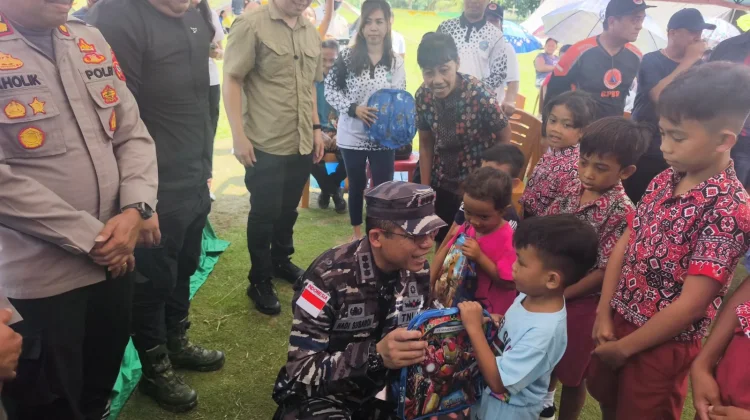 Kodaeral VIII Salurkan Bantuan Bencana Gempa di Pulau Kawio