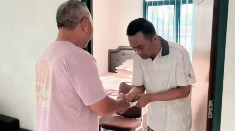 Pangdam Merdeka Kunjungi Prajurit dan Keluarga yang Jalani Perawatan di Jakarta