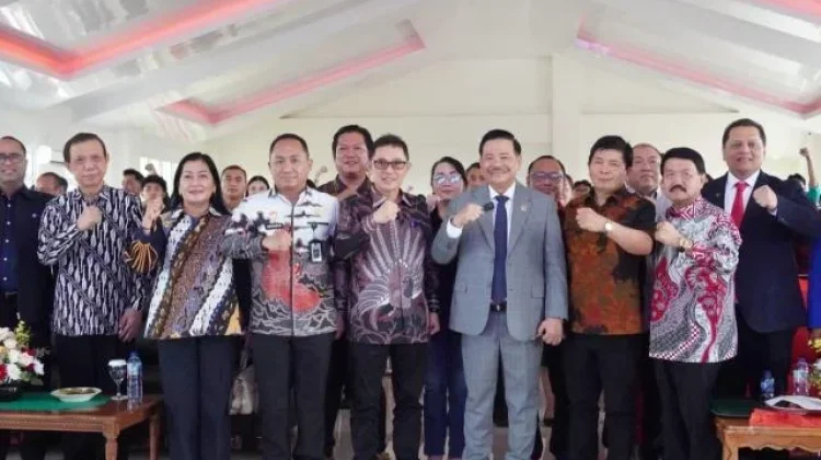 Kakanwil Kemenkum Sulut Hadiri Kegiatan Seminar Hukum di Fakultas Hukum Unsrat
