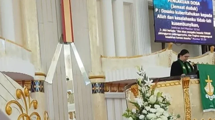Ibadah Minggu GMIM Sario Kotabaru Tekankan Penyembahan dalam Roh dan Kebenaran