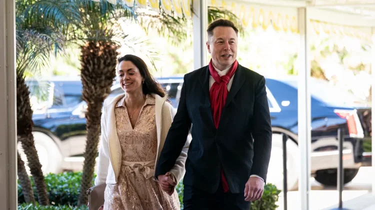 Berkat IPO SpaceX, Elon Musk Jadi Triliuner Pertama dalam Sejarah