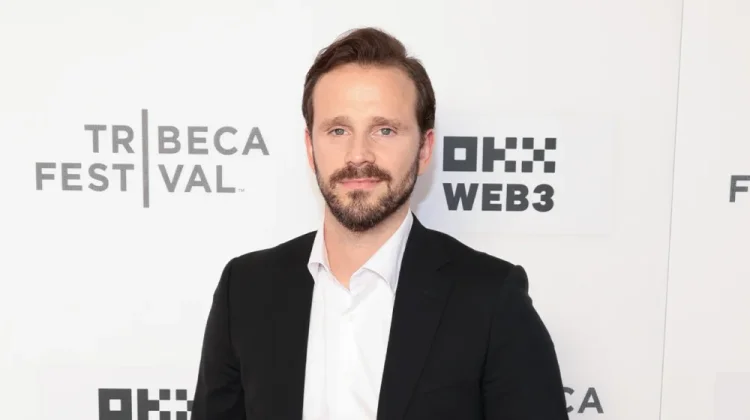 Sutradara Thordur Palsson Resmi Garap Film Adaptasi 'Dead by Daylight'